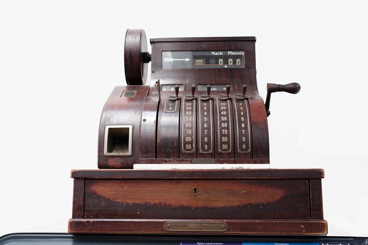 How Sales Commission Compensation Plans Differ from Traditional Base Pay and Bonus Plans